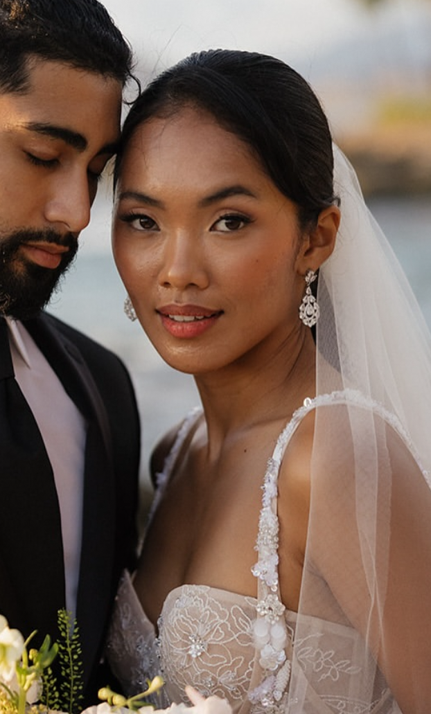 Bride wearing statement earrings | EDEN LUXE Bridal