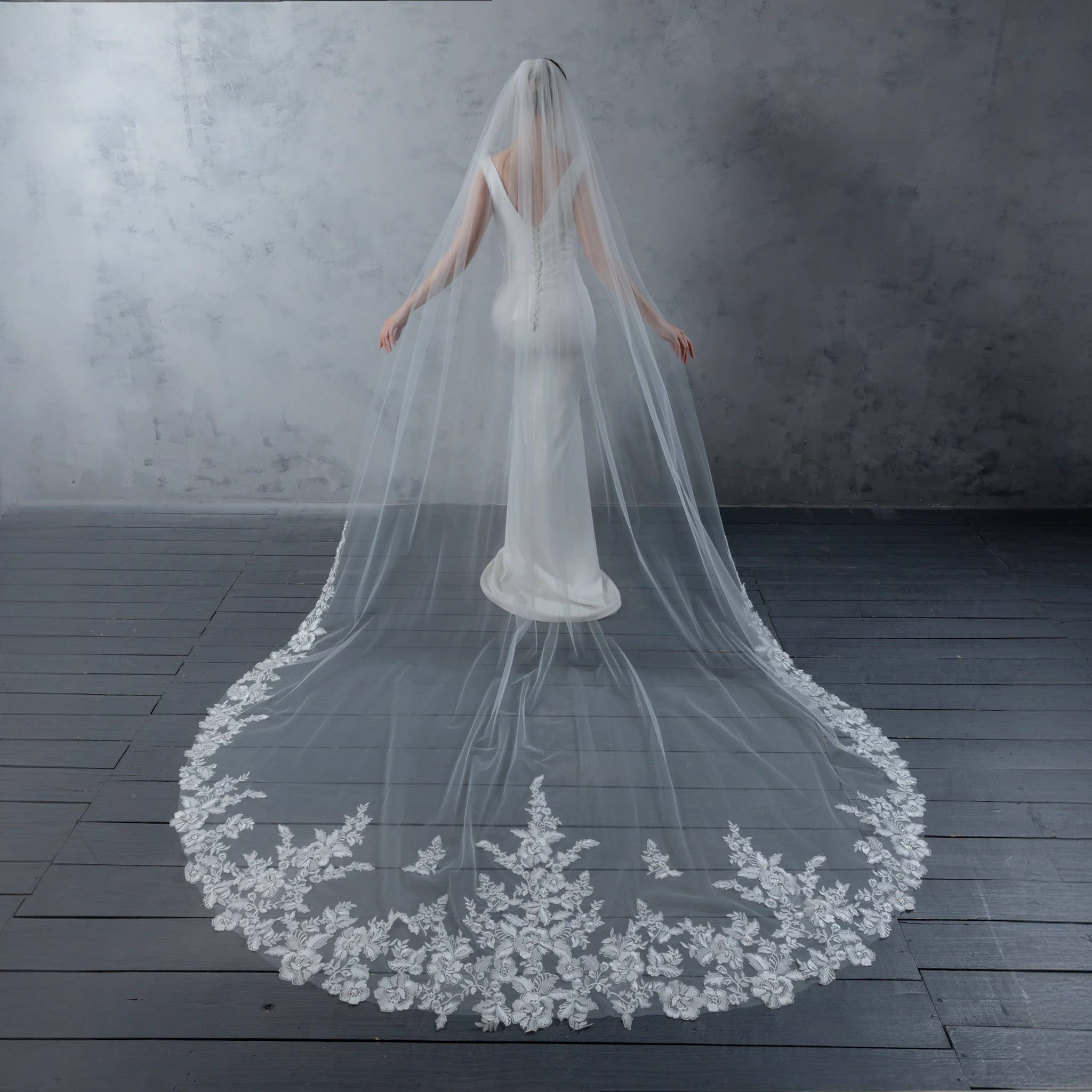 ROSELLA ORIGINAL FS6289 Floral Embroidered Lace Bridal Veil Rhinestones 120": Ivory / 120"x90"