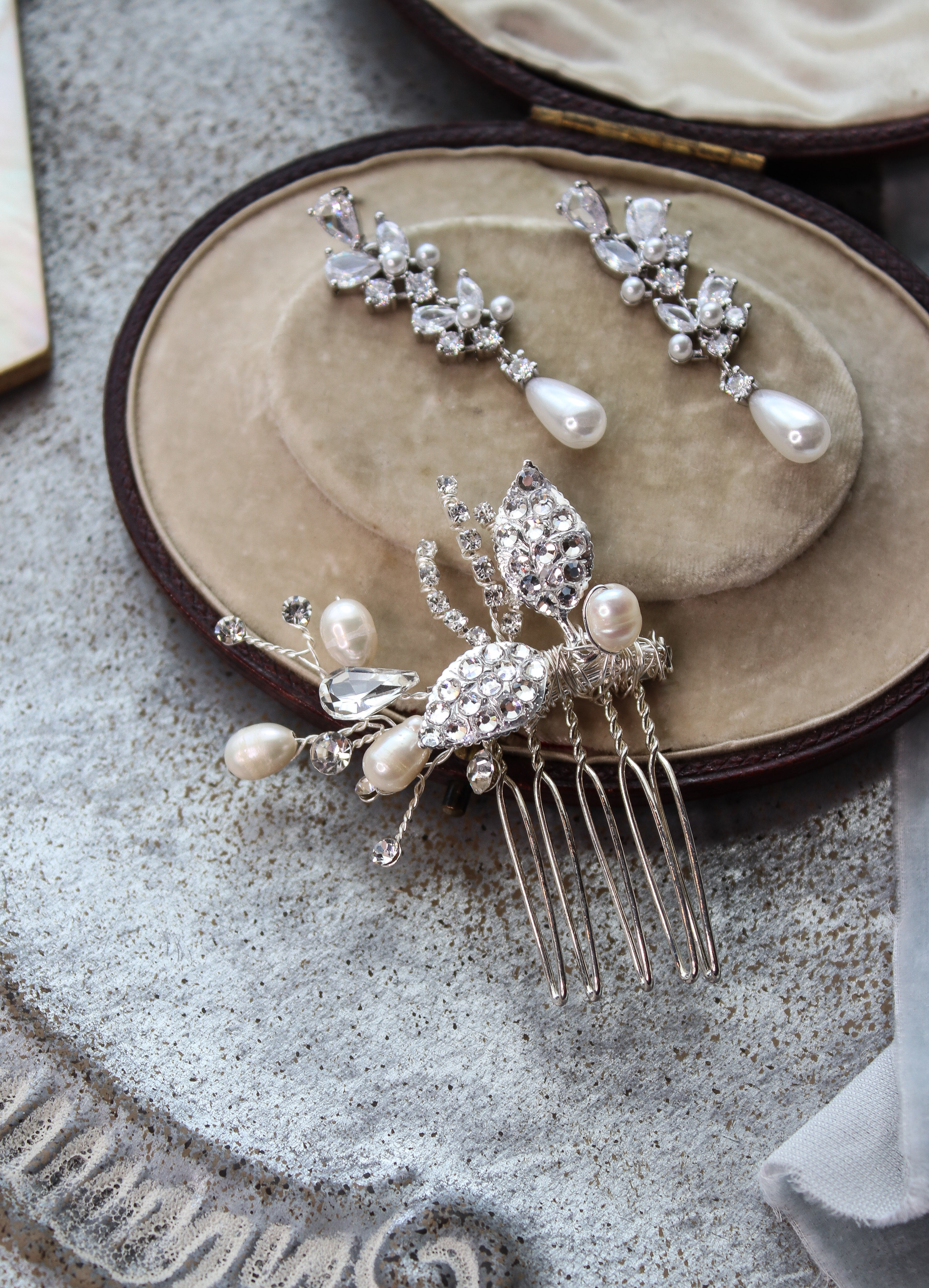 Mini Wedding Hair Comb with Leaves and Pearls | EDEN LUXE Bridal