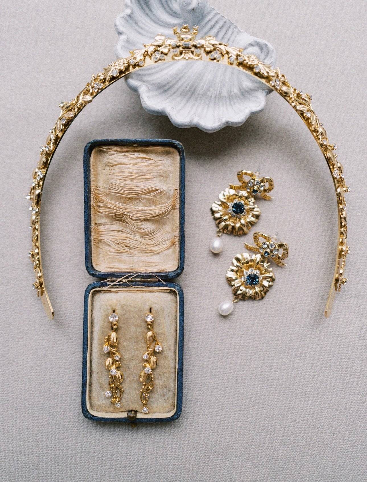 SOPHIE Petite Freshwater Pearl Antique Inspired Earrings - EDEN LUXE Everyday