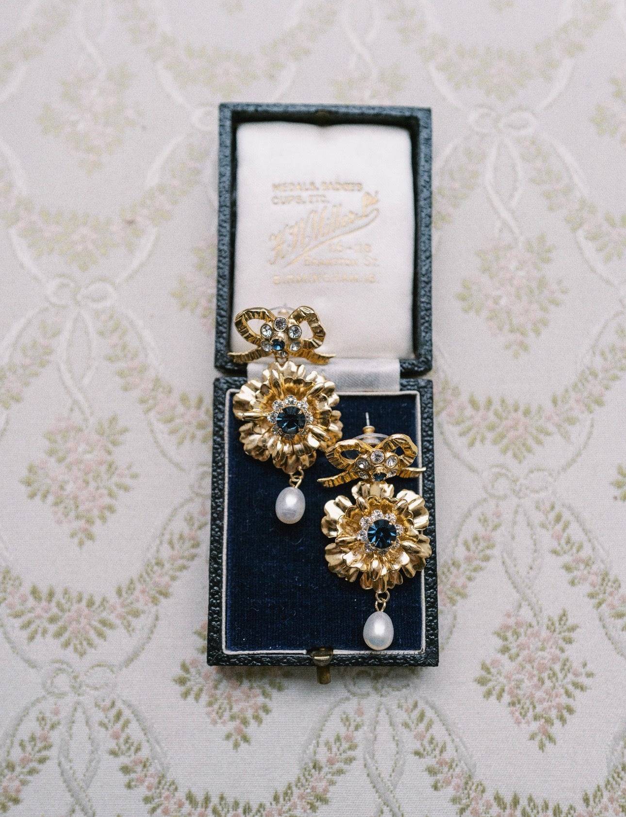 SOPHIE Petite Freshwater Pearl Antique Inspired Earrings - EDEN LUXE Everyday