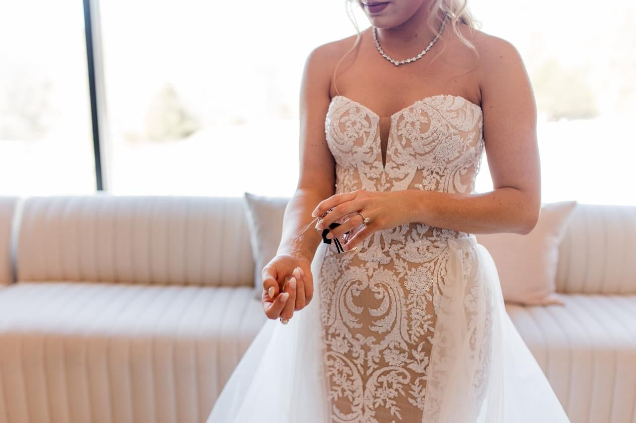Bride wearing tennis necklace | EDEN LUXE Bridal