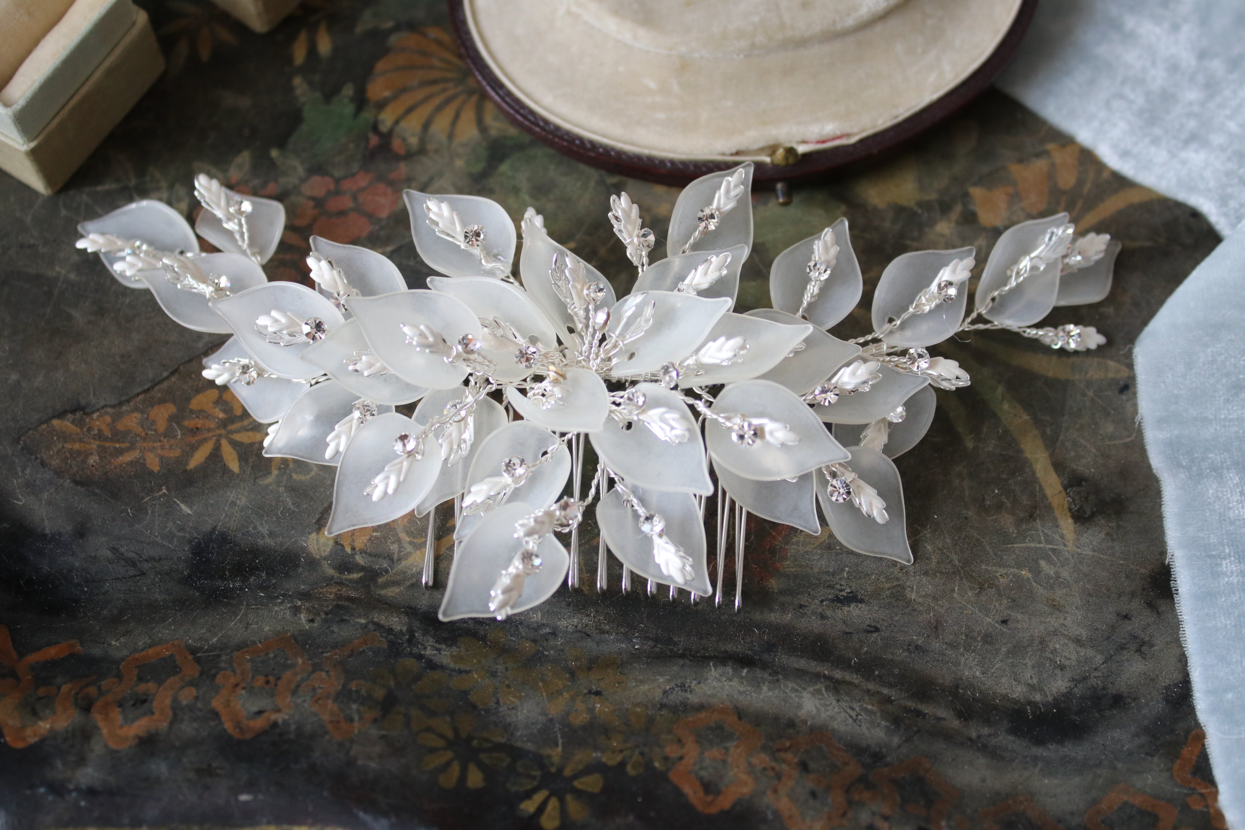 HOPE Leaf and Crystal Hair Comb | EDEN LUXE Bridal