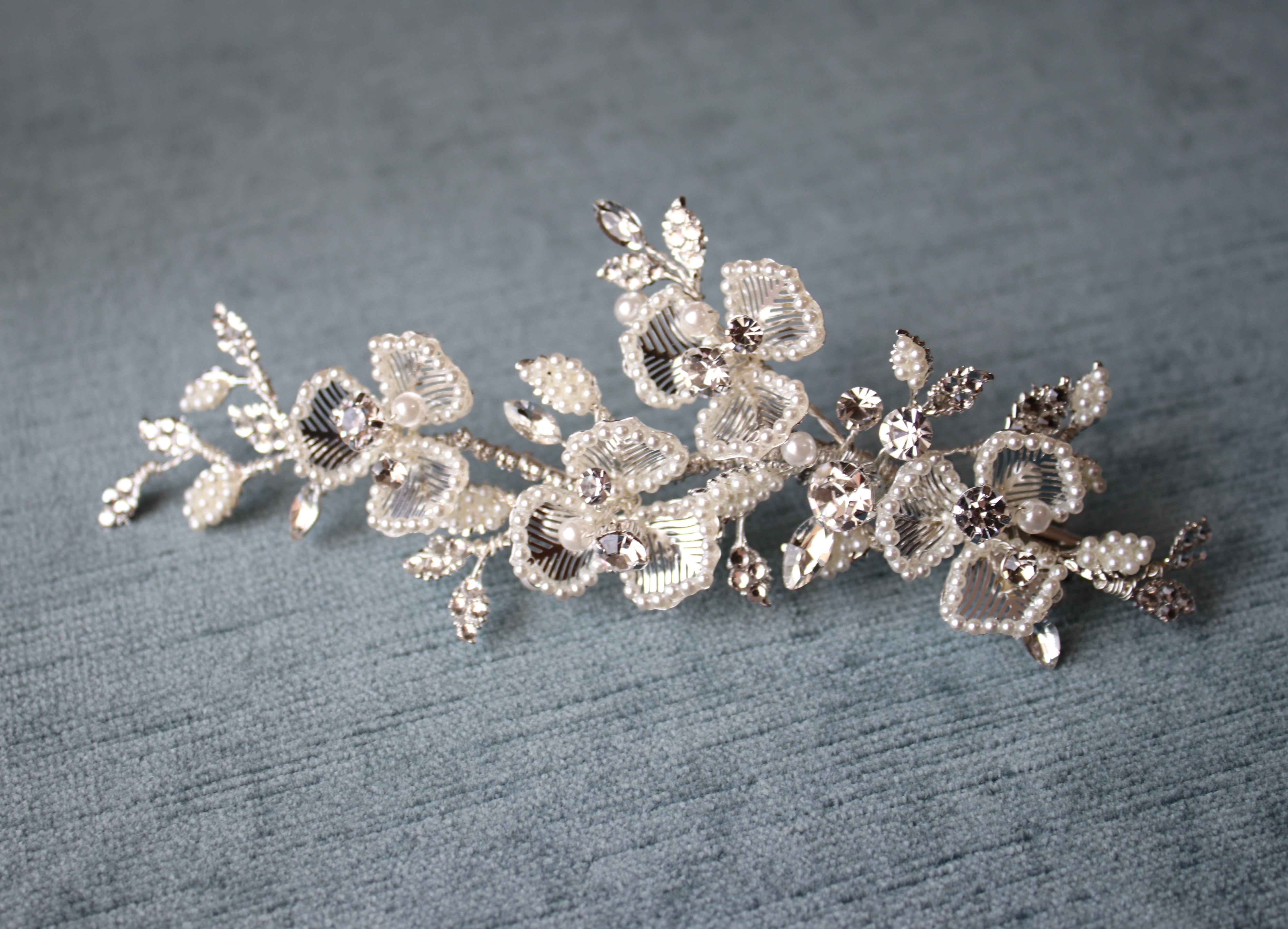 HANNAH Hair Clip with Pearls and Crystals | EDEN LUXE Bridal