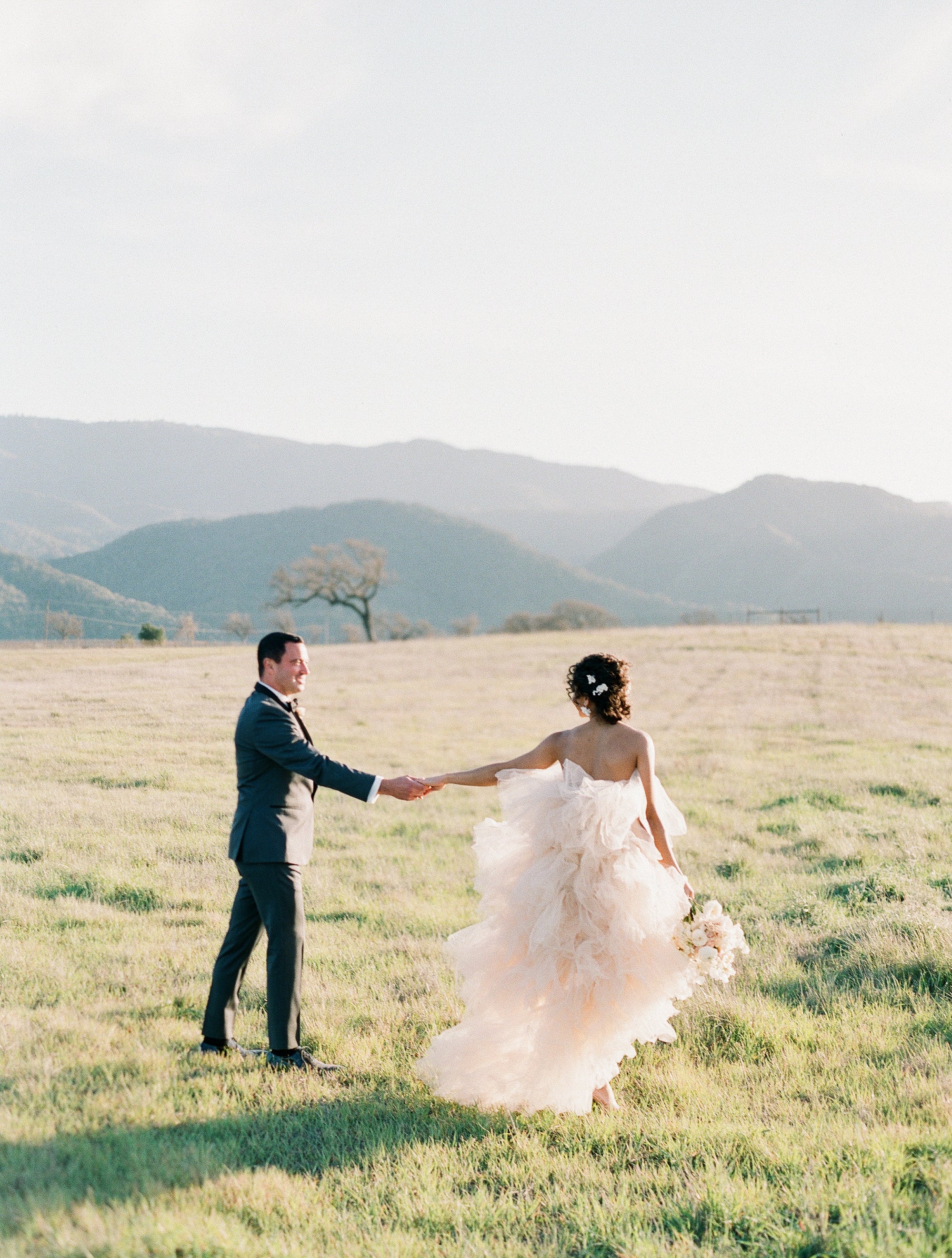 EDEN LUXE Bridal Headpiece MAGNOLIA Porcelain Blossoms and Gilded Leaves Hairpin Set