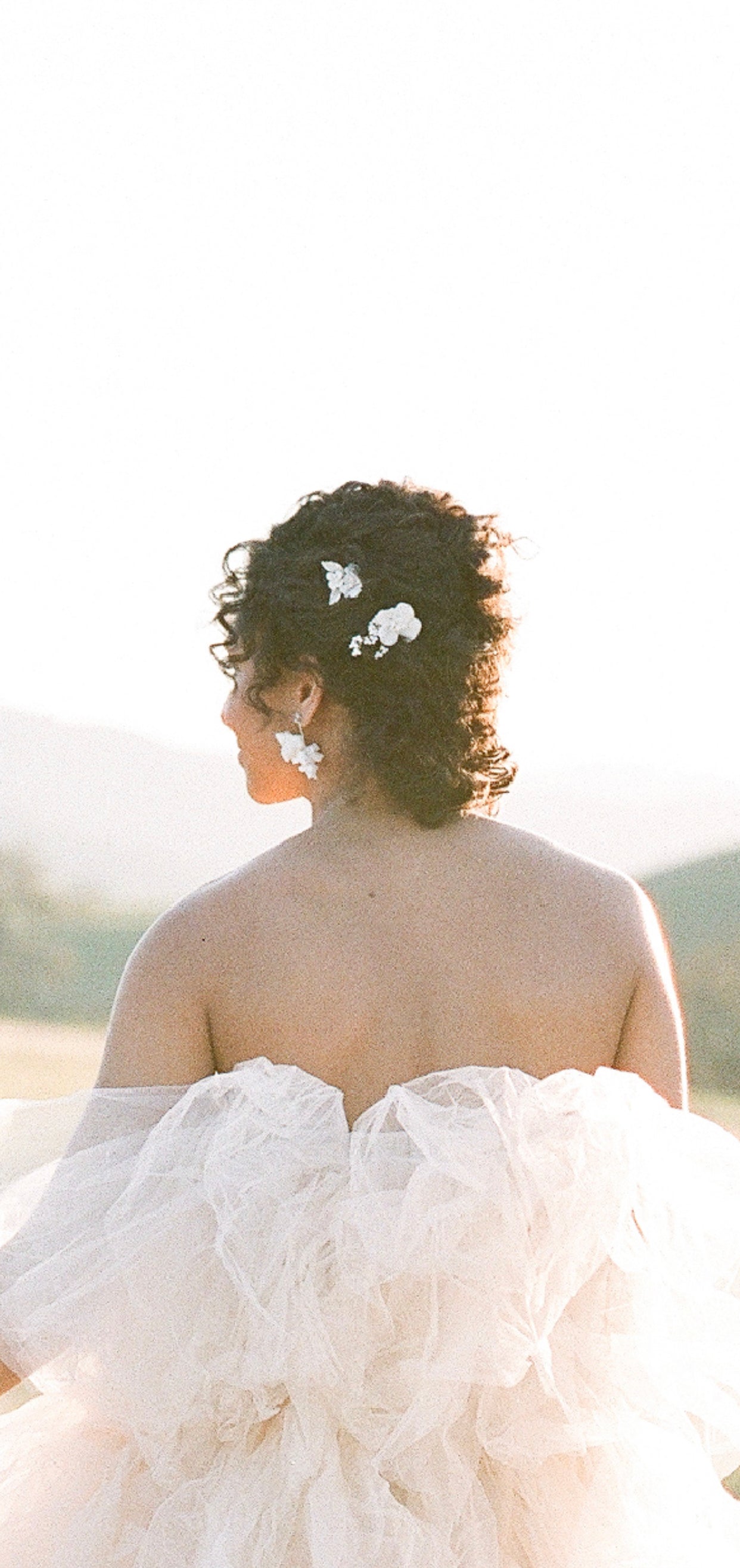 EDEN LUXE Bridal Headpiece MAGNOLIA Porcelain Blossoms and Gilded Leaves Hairpin Set