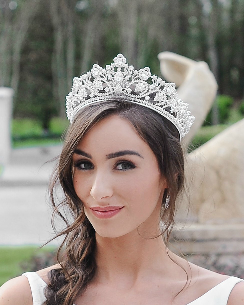 bride Wearing Tiara | EDEN LUXE Bridal