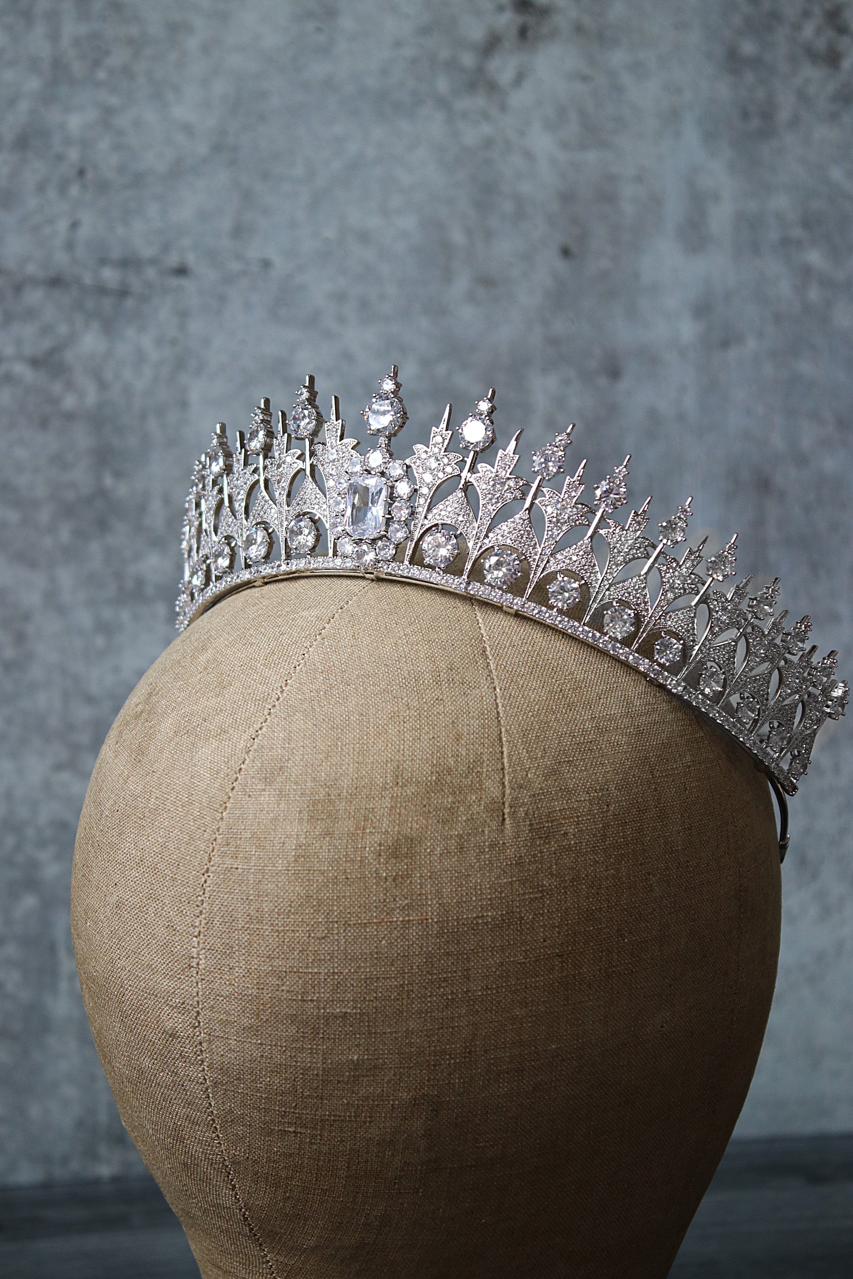 EDEN LUXE Bridal Tiara QUEEN MAXIMA Royal Bridal Crown