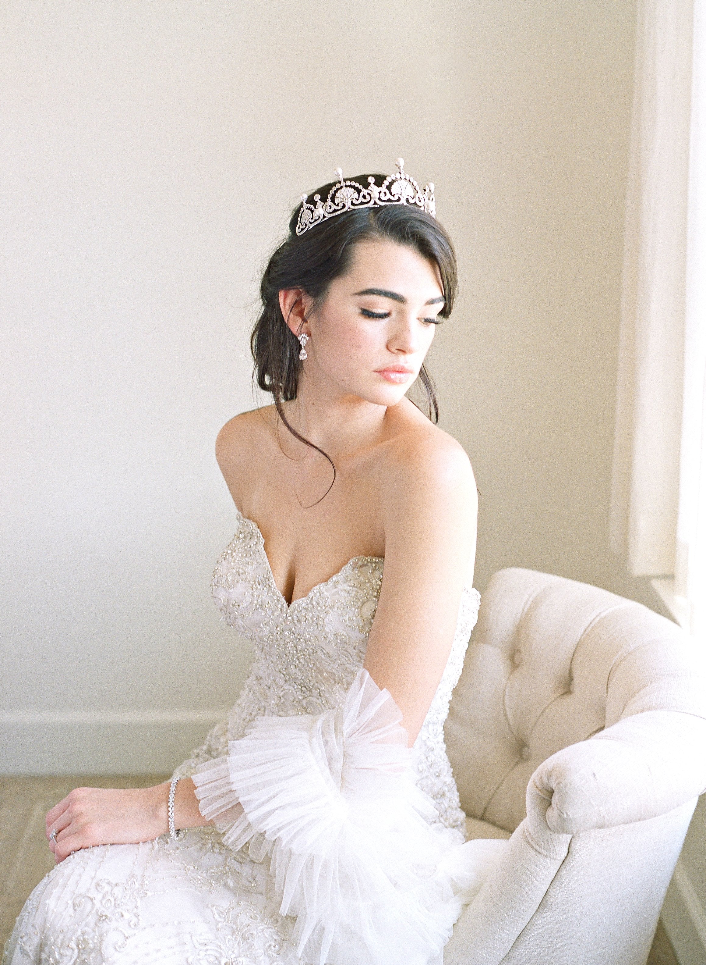 EDEN LUXE Bridal Tiara SOPHIA Simulated Diamond and Pearl Tiara and Earrings Set