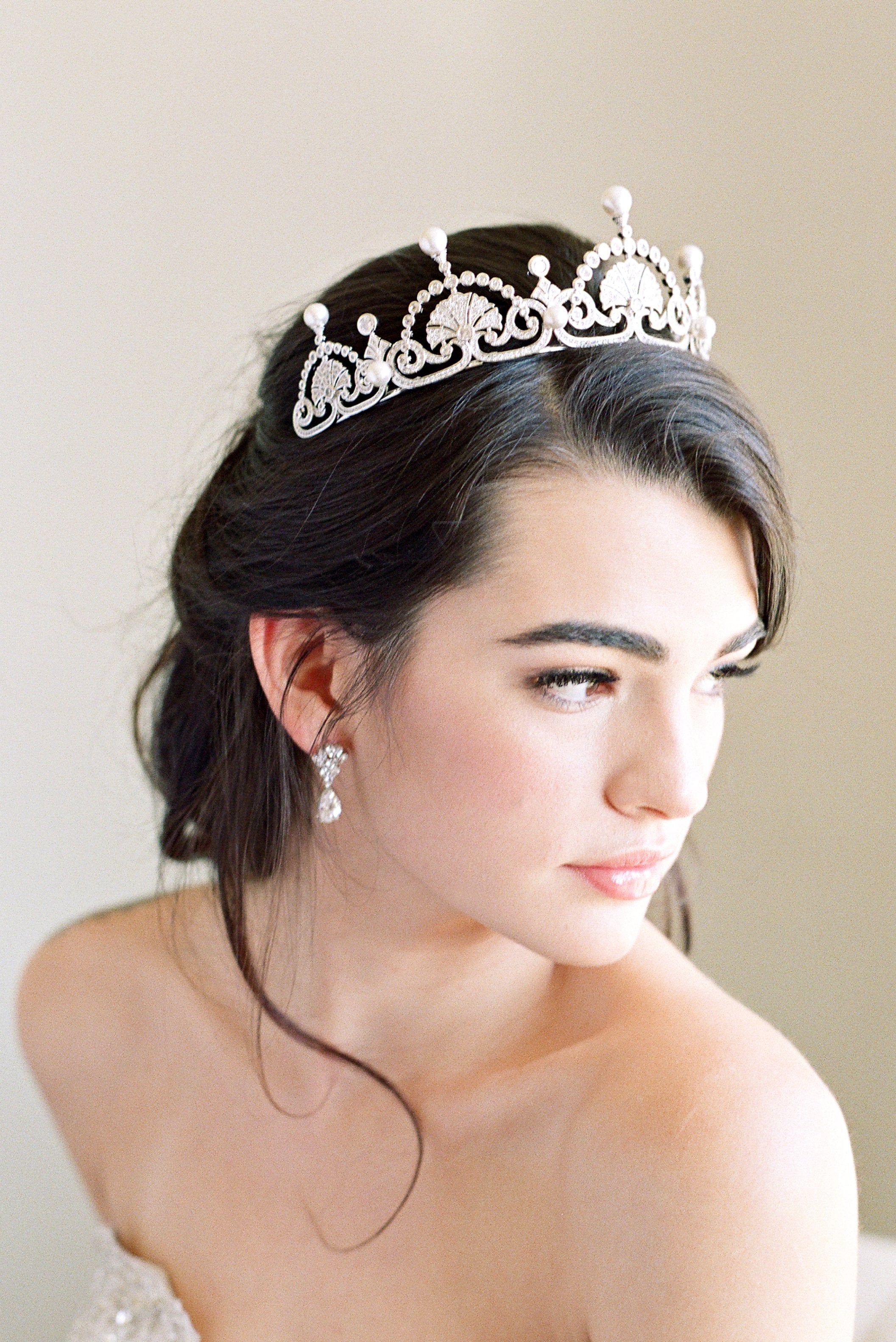 EDEN LUXE Bridal Tiara SOPHIA Simulated Diamond and Pearl Tiara and Earrings Set
