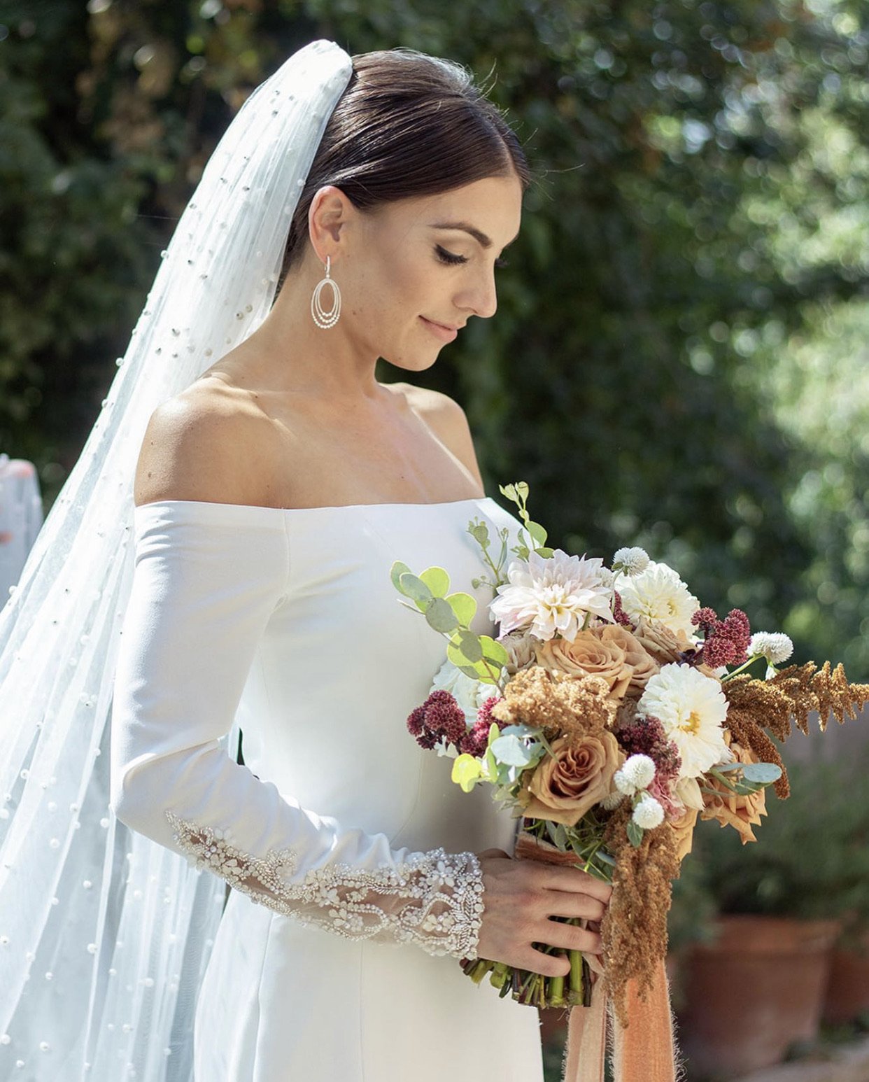 EDEN LUXE Bridal Veil Cathedral Length - 1 Layer on Comb (as Shown on Dark Haired Model) / Soft White EMMA Pearled 1 Layer Veil