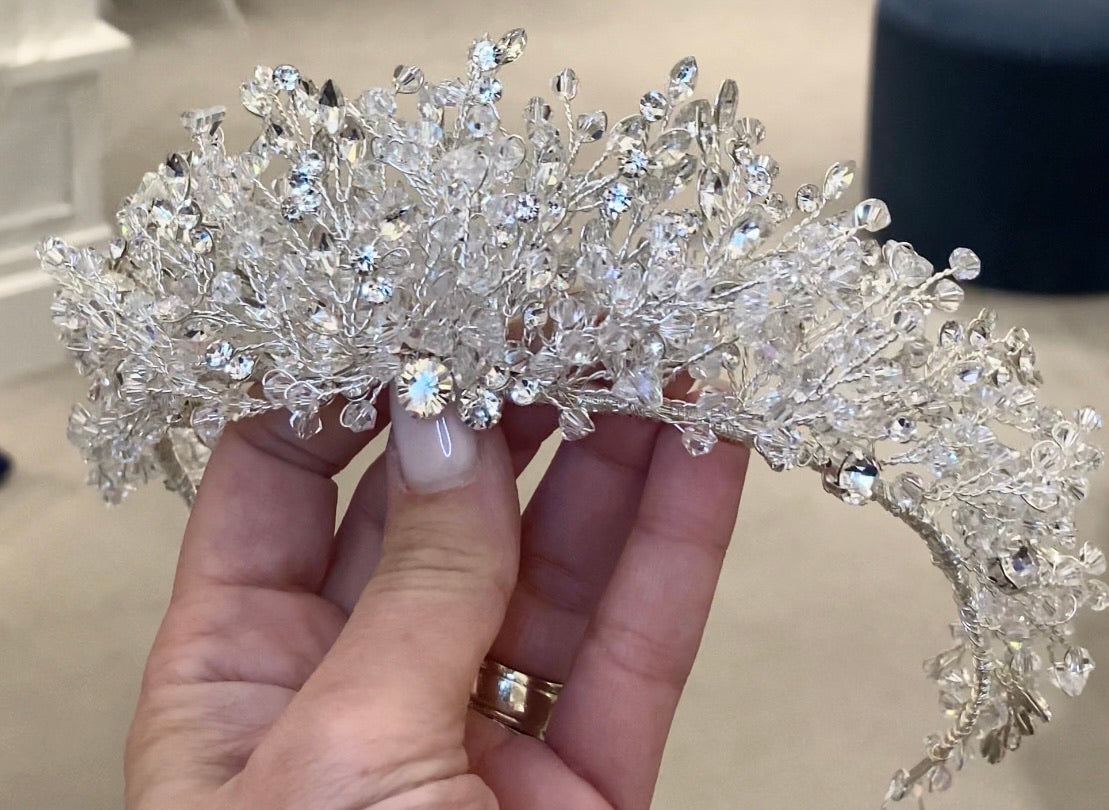 Princess Bride wearing a tiara | EDEN LUXE Bridal