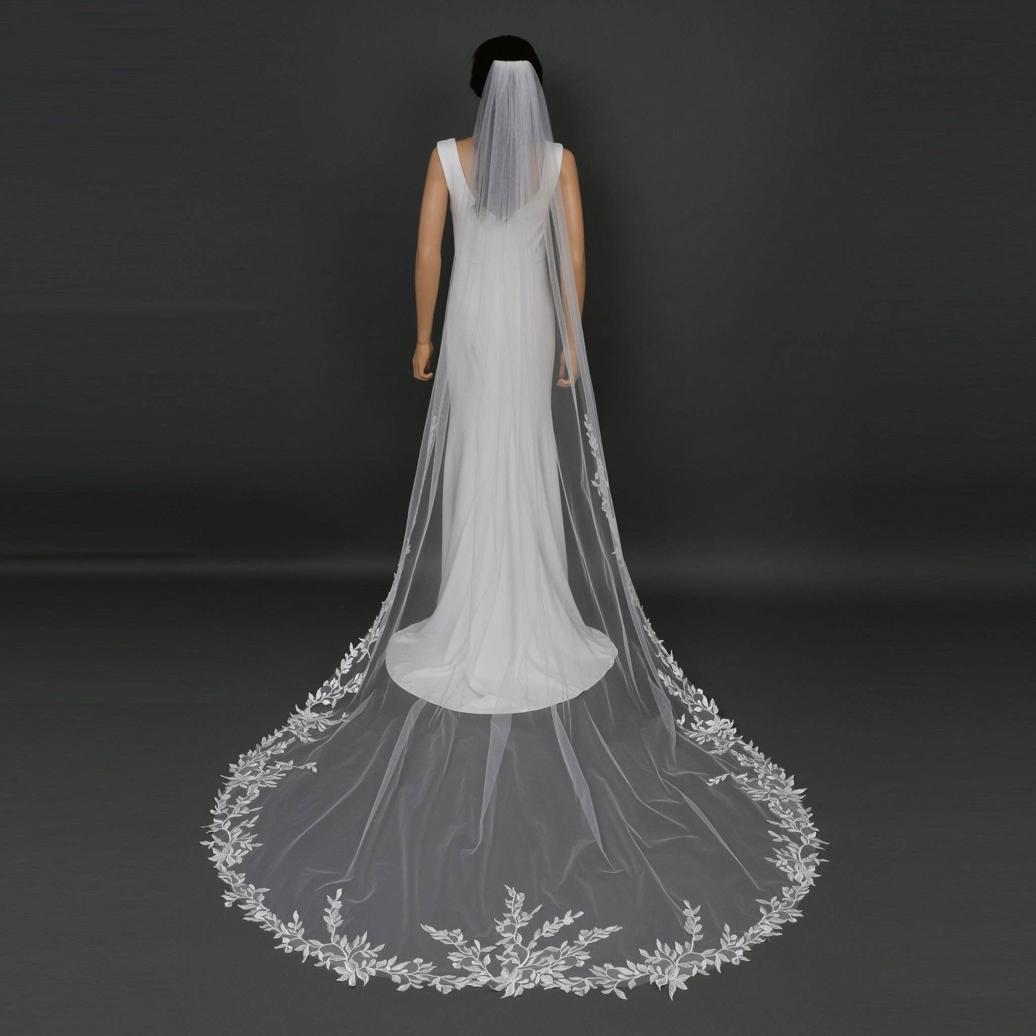 FS6228 Floral Vine Embroidered Lace Bridal Veil 108": Ivory / 108"X72"