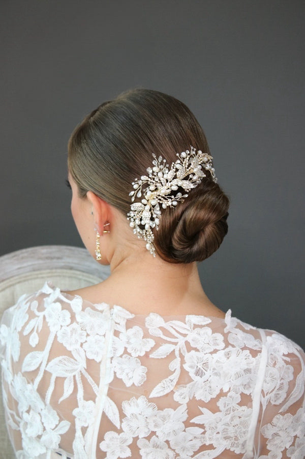 JACQUELINE Freshwater Pearl and Crystal Bridal Hair Clip