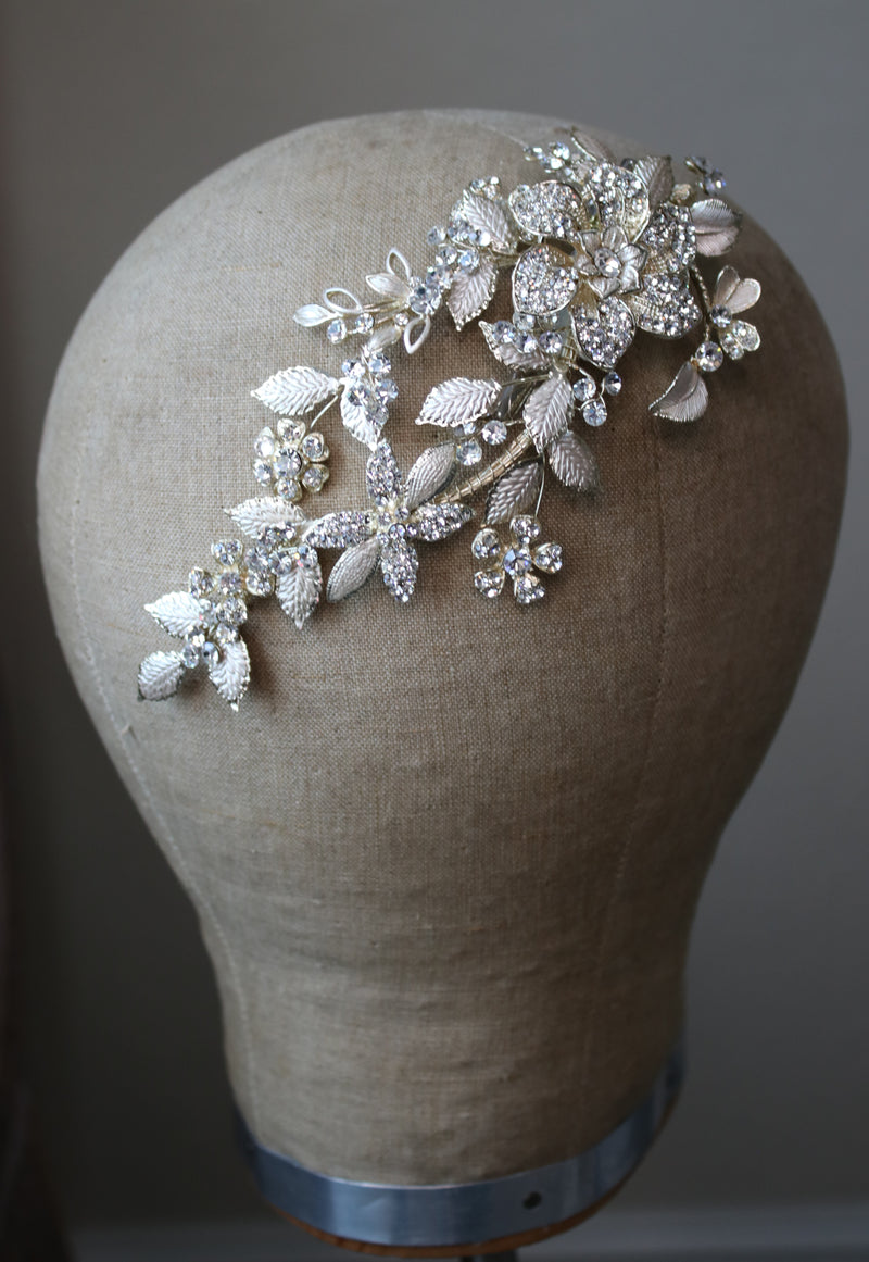 LOLA Gilded Hair Clip | EDEN LUXE Bridal