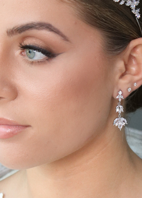 ISSEY Delicate Wedding Earrings