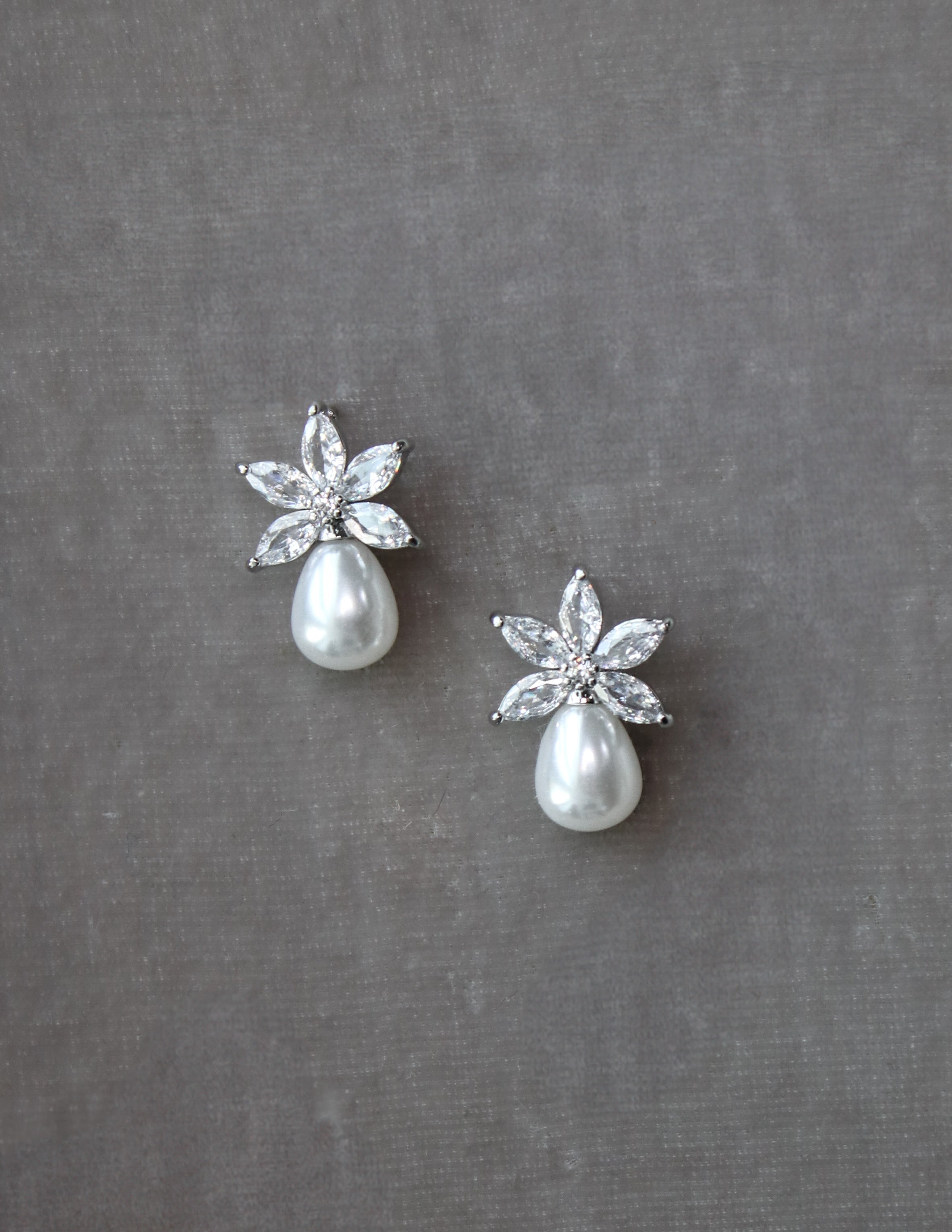 Earrings for brides pearl stud earrings | EDEN LUXE Bridal
