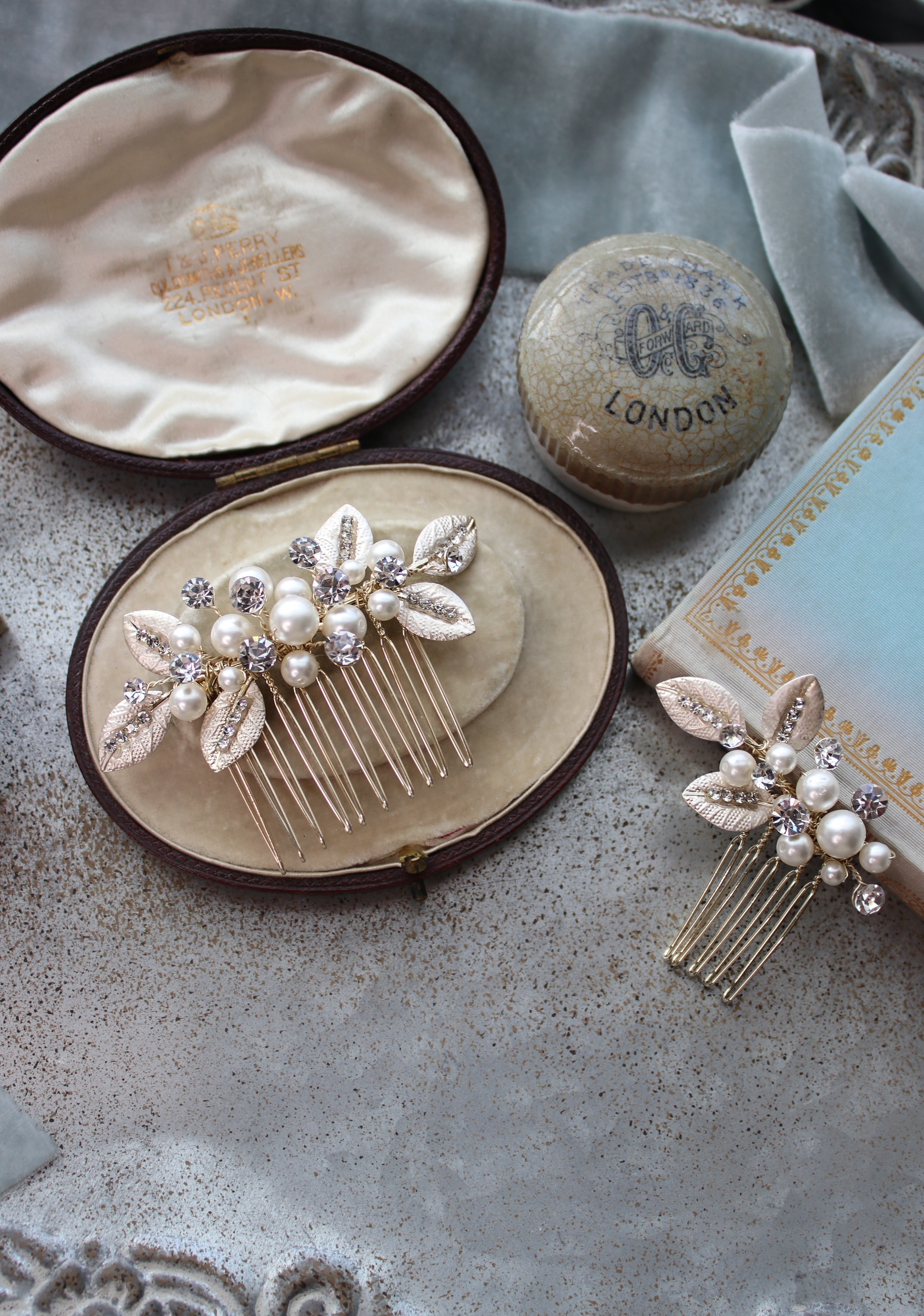 French-inspired wedding hair comb set for adorning veil  | EDEN LUXE Bridal