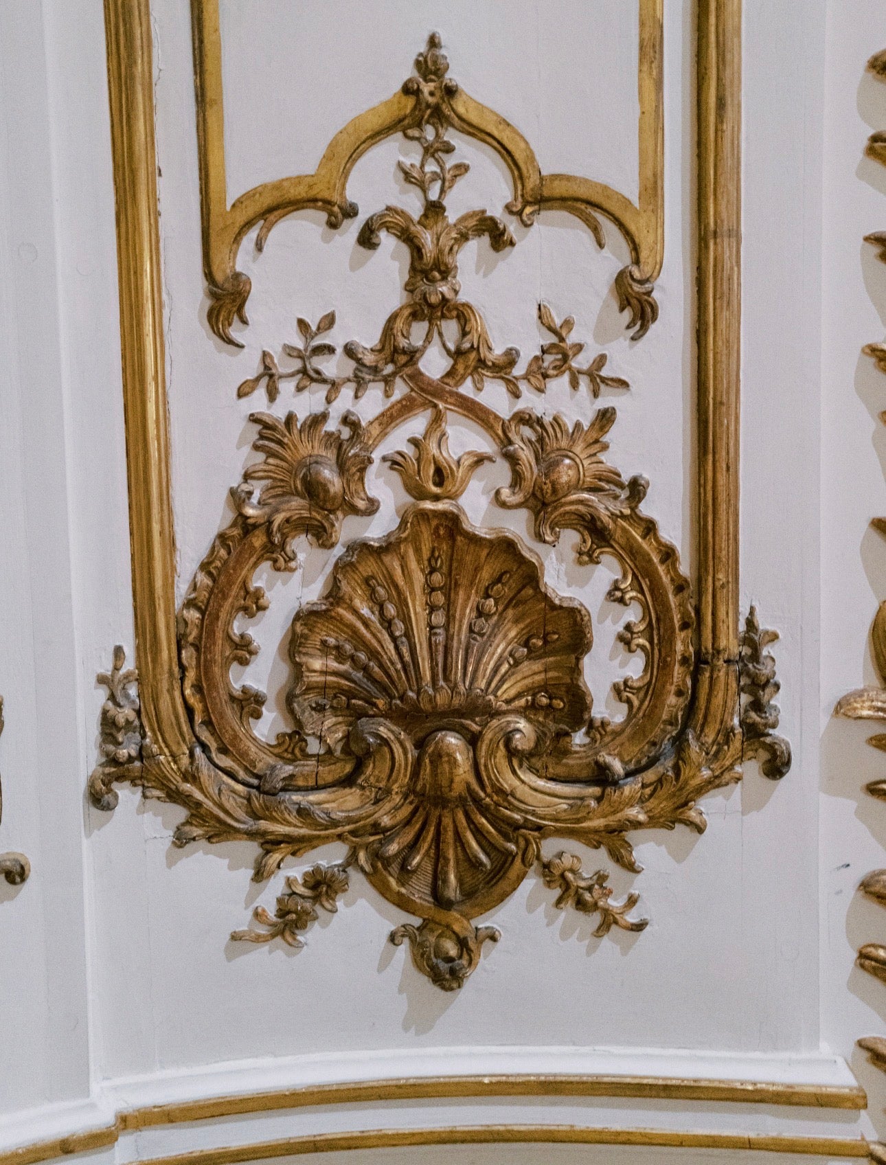 BEAUMONT Everyday Tiara™ – 14k Gold Plated Baroque Swarovski Crystal Crown - EDEN LUXE Everyday