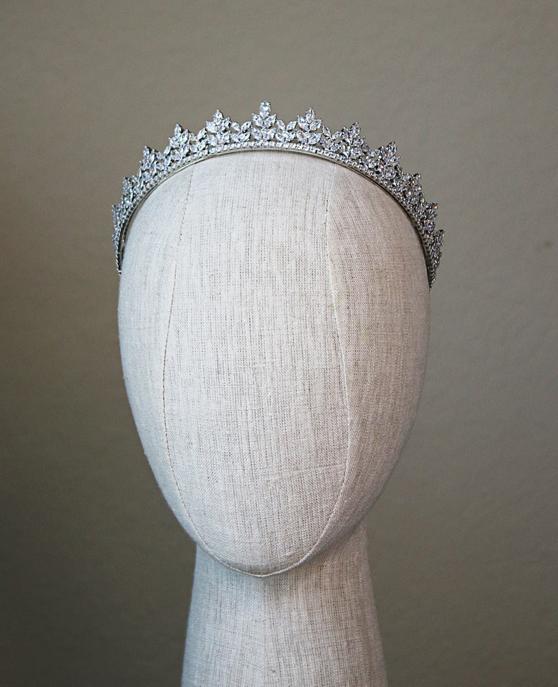 PRESTON Simulated Diamond Crown