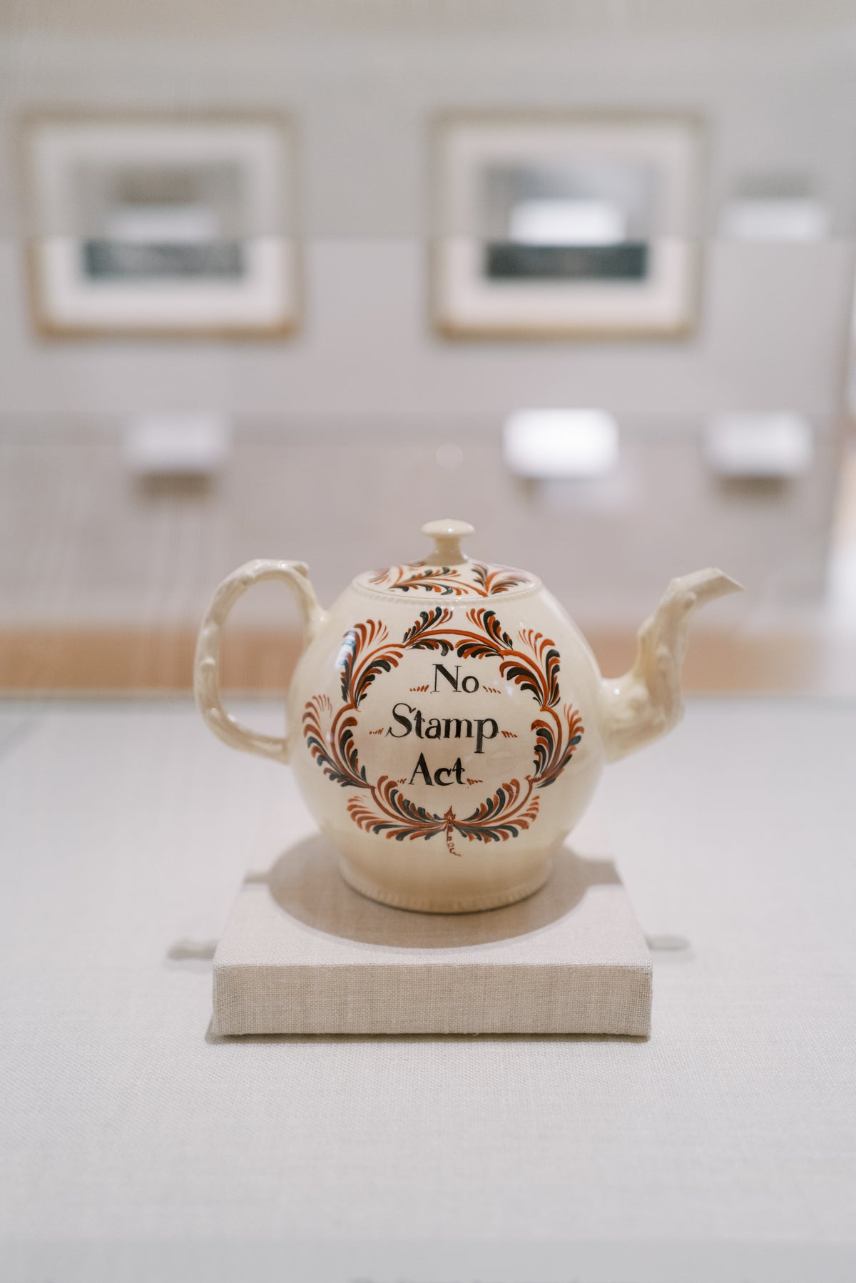 No Stamp Act creamware teapot, English circa 1766 to 1775, at The Metropolitan Museum of Art, the Revolutionary artifact behind the Wheatley Halo story, Sophie Kaye x EDEN LUXE Revolution Collection | EDEN LUXE Bridal