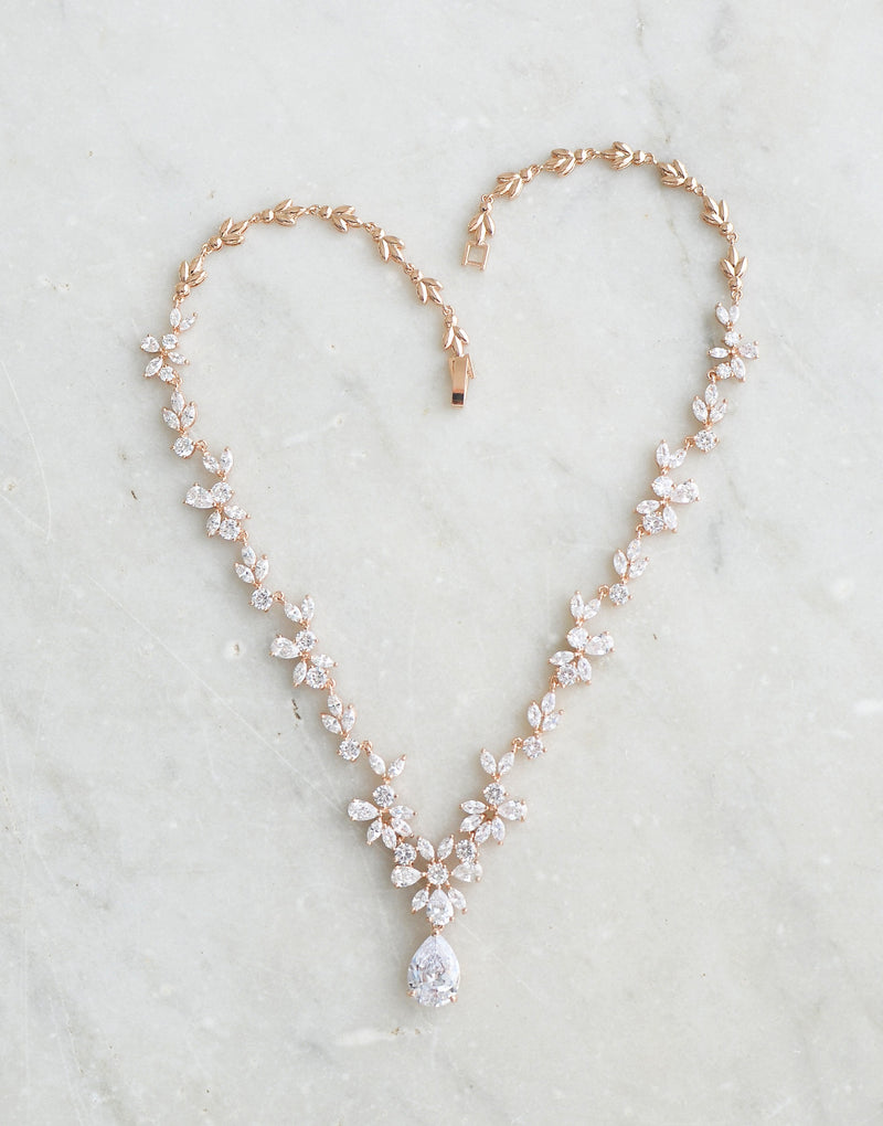 Rose Gold Imitation Jewelry-Stunning Rose Gold Necklace