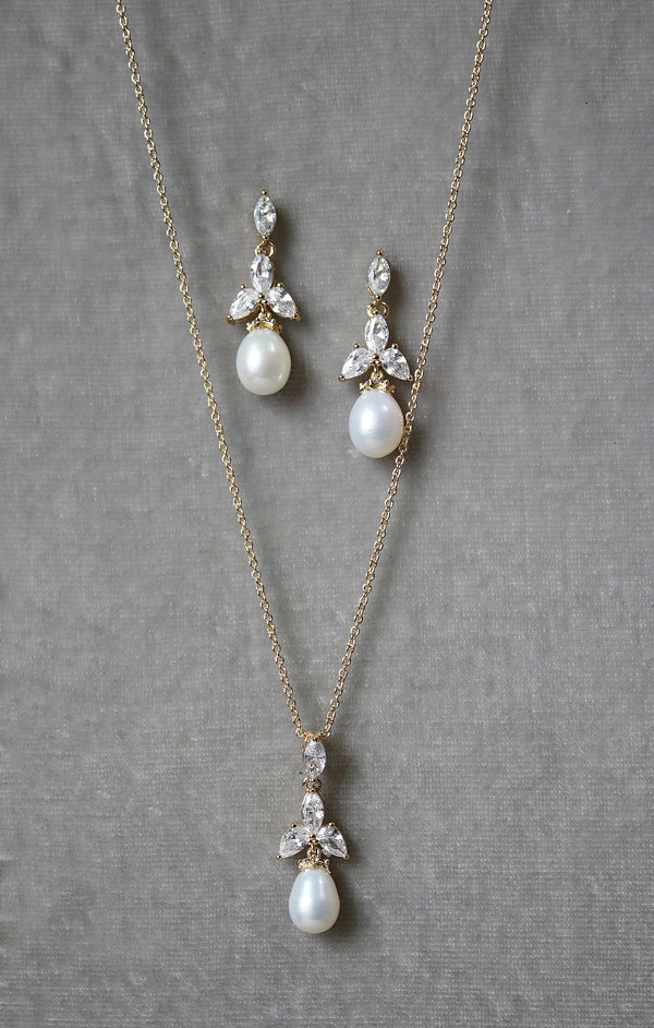EDEN LUXE Bridal Jewelry Sets Gold / Necklace and Earrings COURTNEY Freshwater Pearl Drop Earrings & Necklace Set