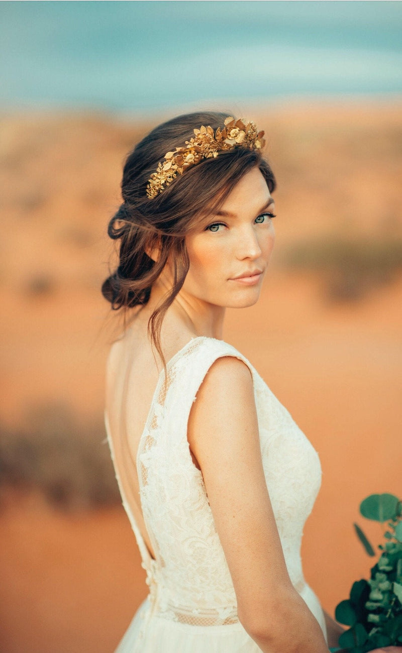 18 Gorgeous Wedding Hairstyles with Flower Crown | Summer wedding hairstyles,  Wedding hairstyles, Simple wedding hairstyles