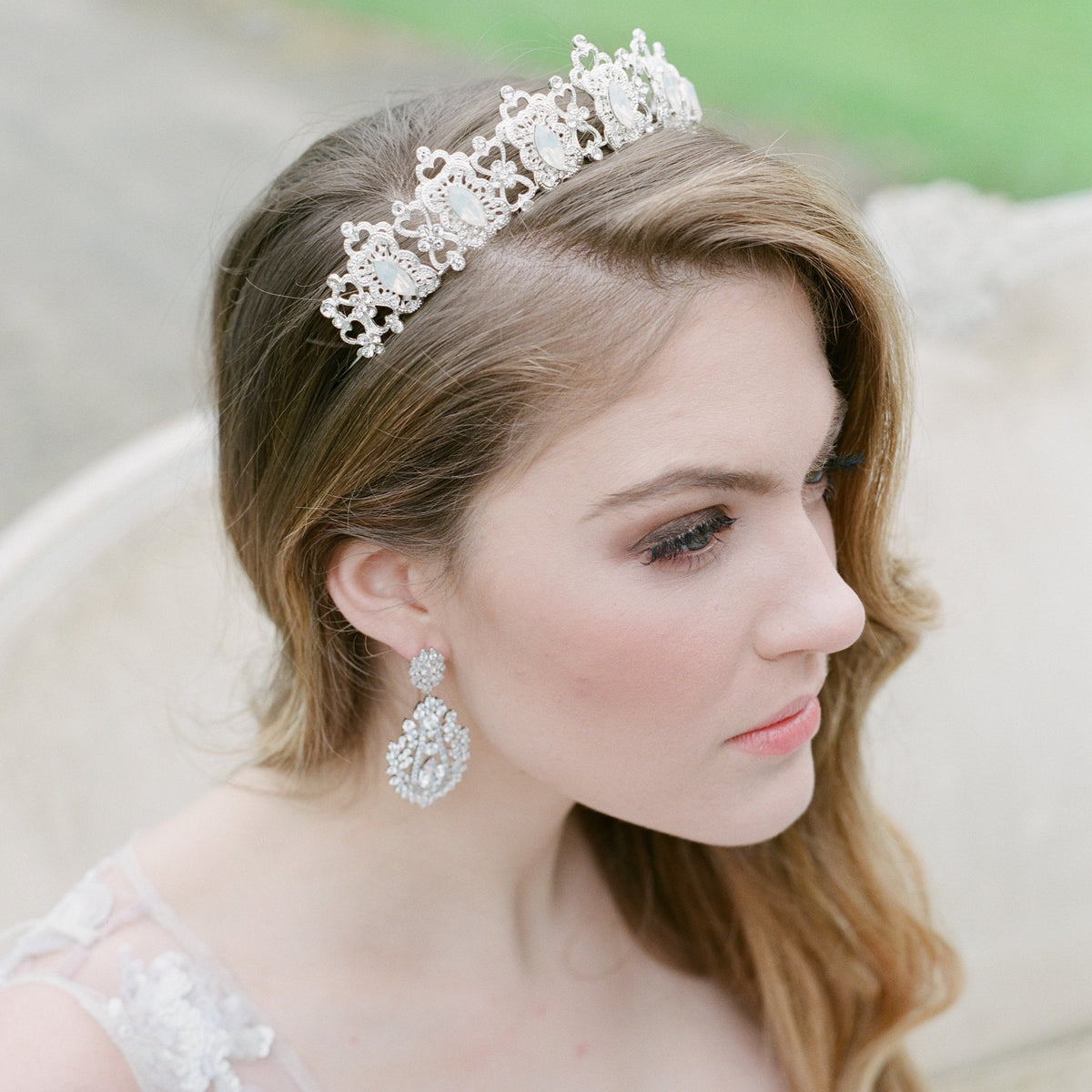 eden-luxe-bridal-tiara-  display picture 2